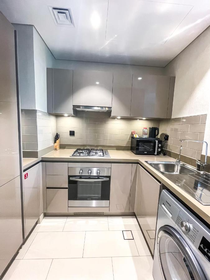 Stay By Latinem Luxury Studio Holiday Home G6-6103 Near Burj Khalifa Дубай Екстериор снимка